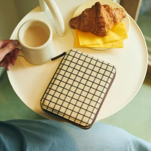 Taut Zipped (Café au Lait Plaid) A6 Original Size
